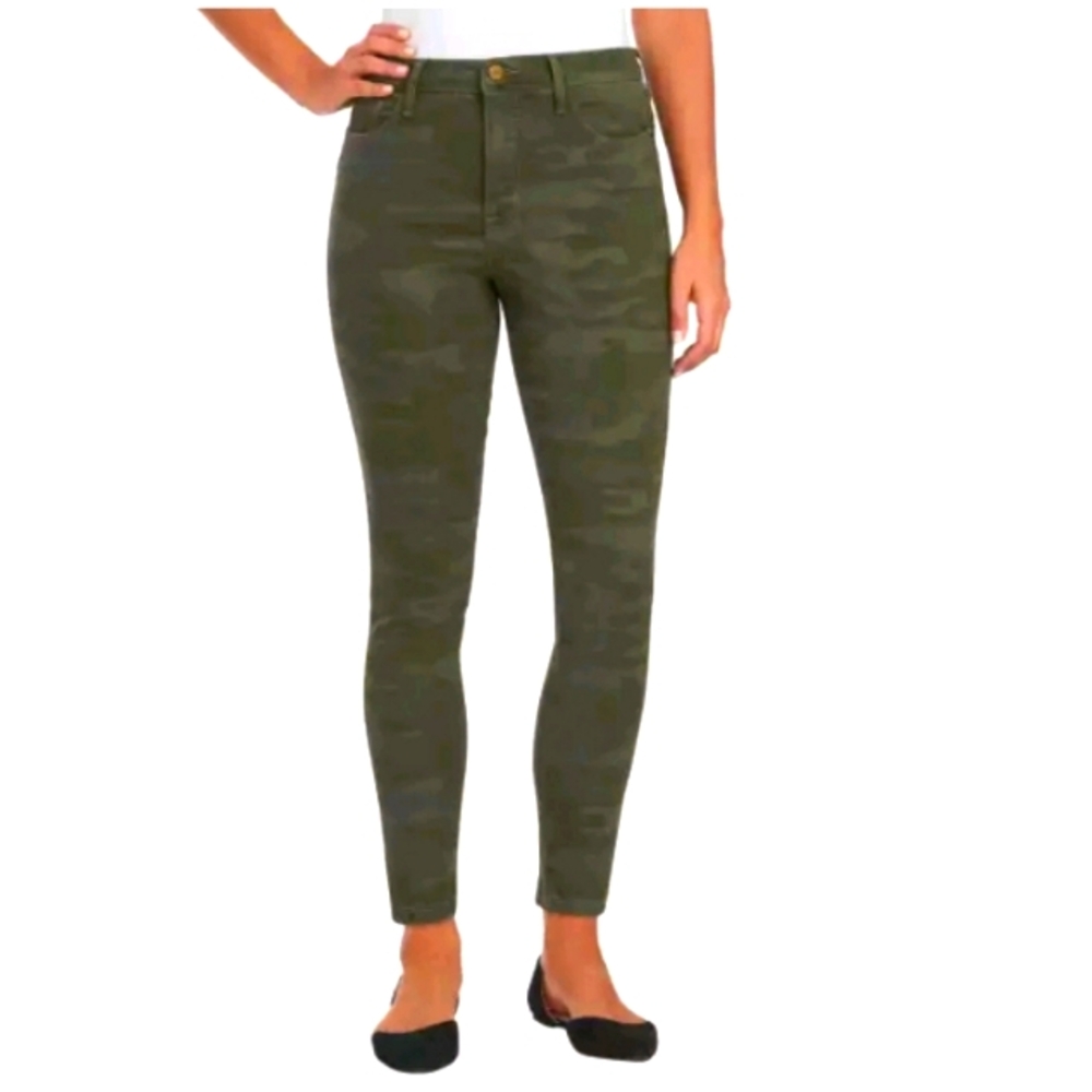 Social Standard by Sanctuary High‎ Rise Skinny Camo Jeans 6/28